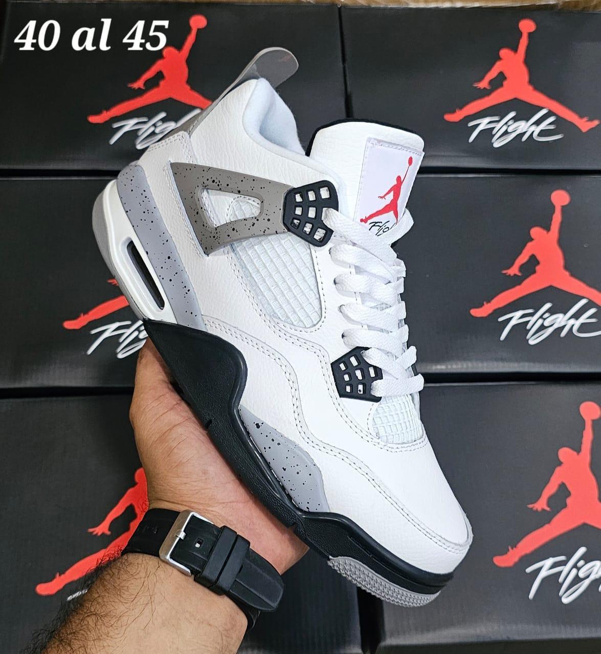 JORDAN RETRO 4