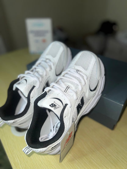 TENIS NEW BALANCE 530 BLANCO/NEGRO