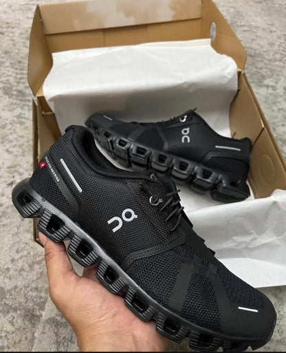 TENIS ON CLOUD 5 NEGROS