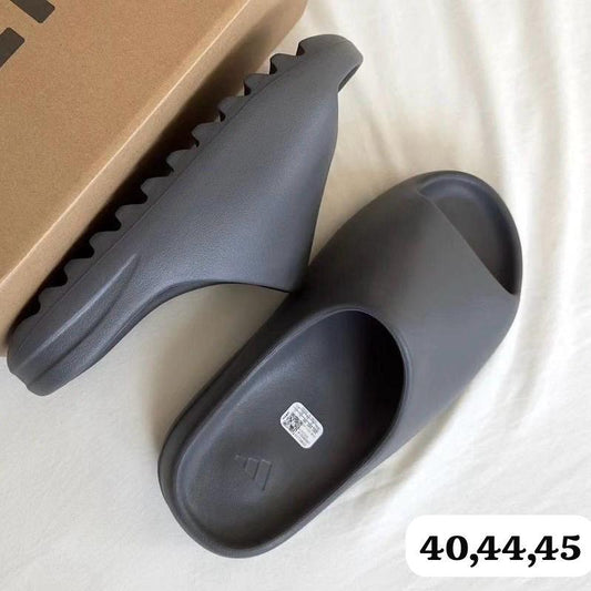 ADIDAS YEZZY SLIDE NEGRAS