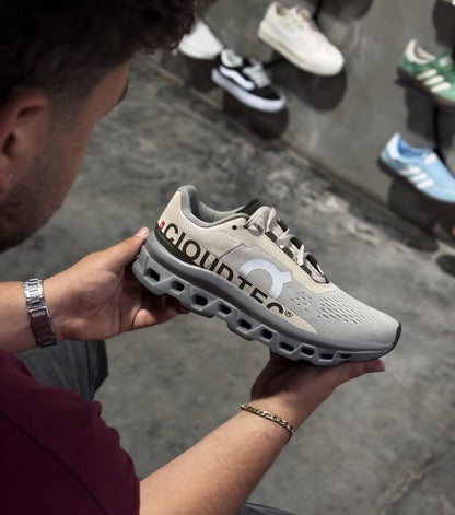 TENIS ON MONSTERSCLOUD BEIGE