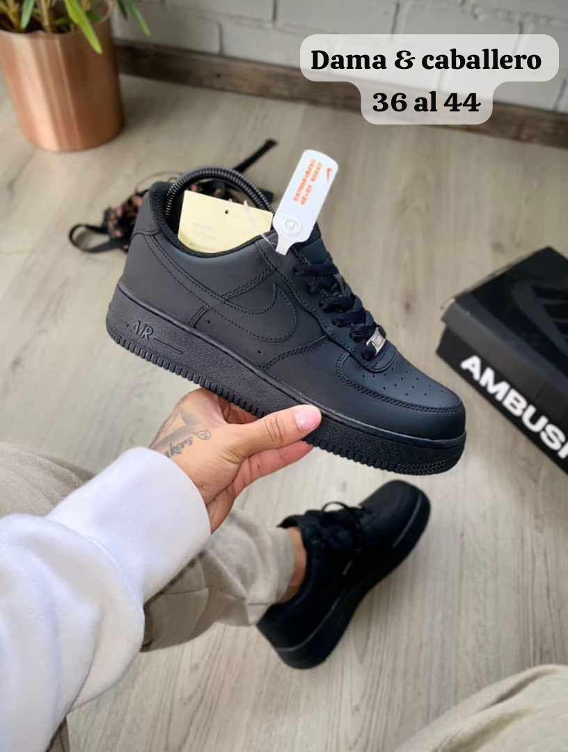 TENIS NIKE AIR FOR ONE NEGROS