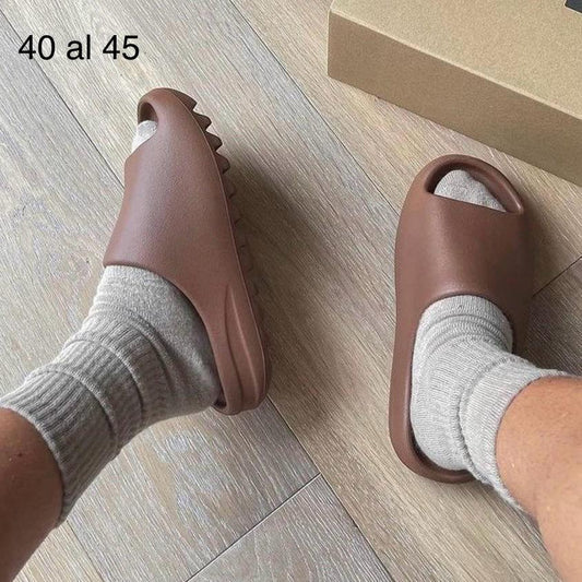 ADIDAS YEZZY SLIDE CAFES
