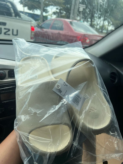ADIDAS YEZZY SLIDE CREMA